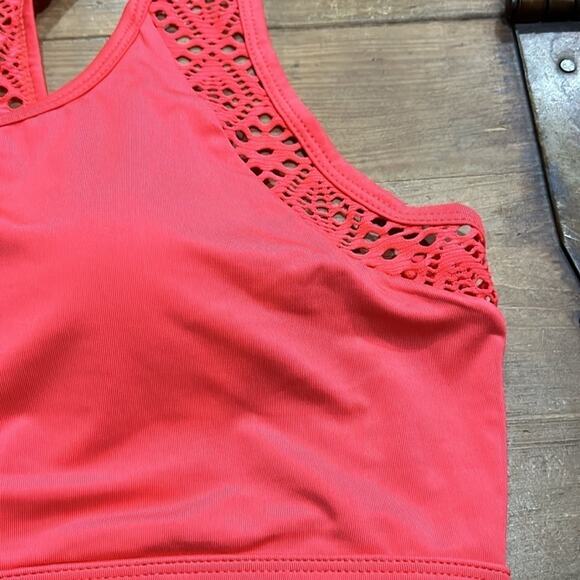 Woman’s Lace-back Coral Sports bra Size Large - Picture 2 of 6
